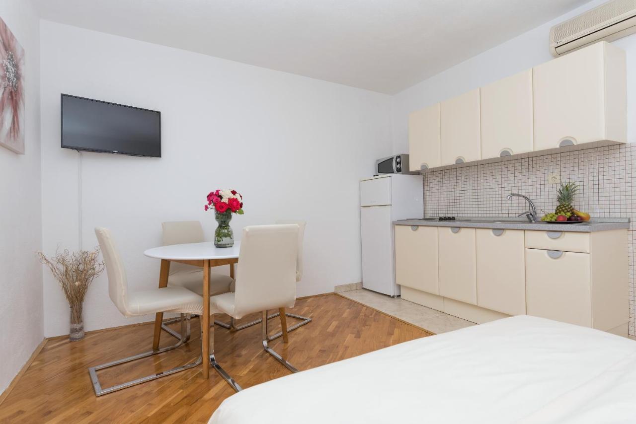 Skiljini Dvori - Apartman Makarska Exterior foto